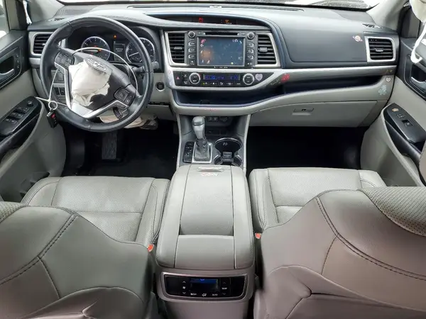 5TDYZRFH1HS227586 2017 TOYOTA HIGHLANDER - Image 8