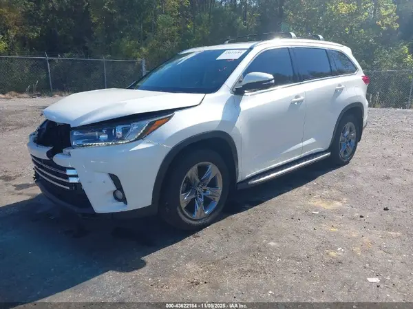 5TDYZRFH1HS229189 2017 TOYOTA HIGHLANDER - Image 2