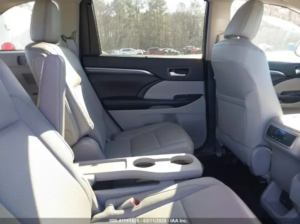 5TDYZRFH1HS231301 2017 TOYOTA HIGHLANDER - Image 8