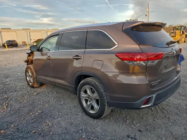 5TDYZRFH1HS234327 2017 TOYOTA HIGHLANDER - Image 2