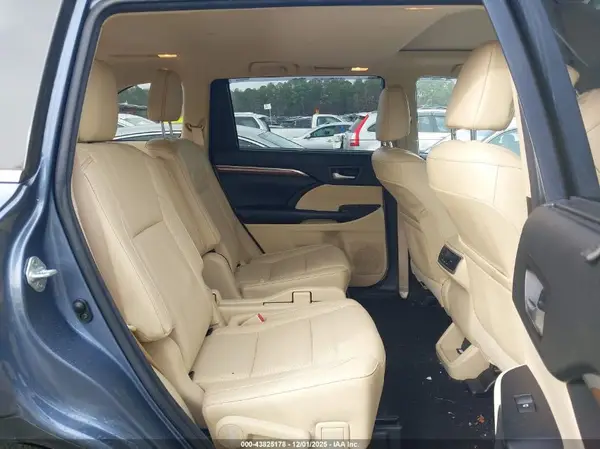 5TDYZRFH1JS238884 2018 TOYOTA HIGHLANDER - Image 8