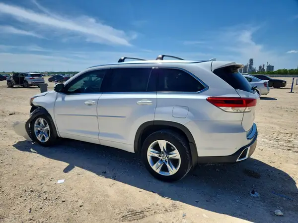 5TDYZRFH1JS245270 2018 TOYOTA HIGHLANDER - Image 2