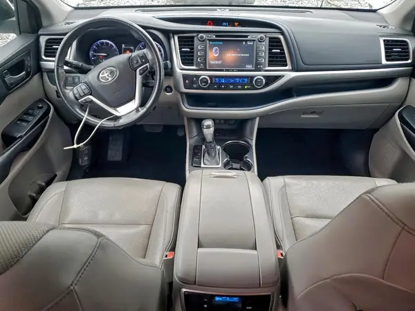 5TDYZRFH1JS251635 2018 TOYOTA HIGHLANDER - Image 8