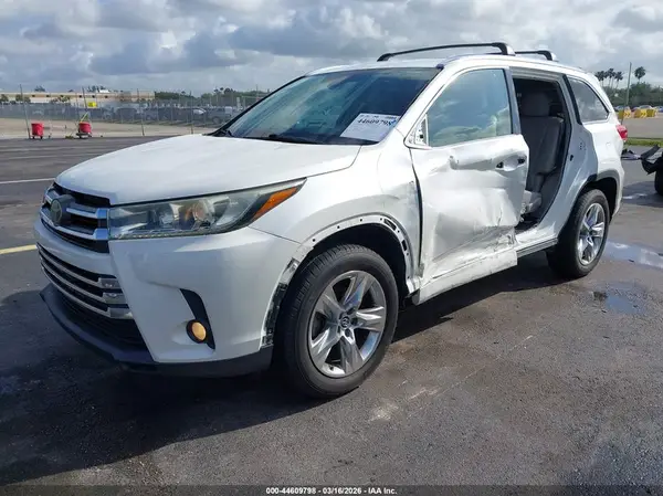 5TDYZRFH1JS254003 2018 TOYOTA HIGHLANDER - Image 2