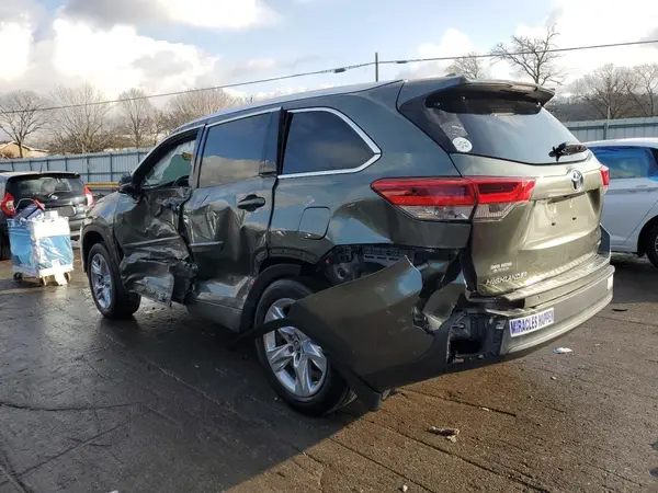 5TDYZRFH1JS263347 2018 TOYOTA HIGHLANDER - Image 2