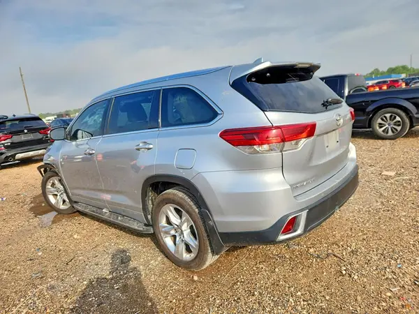 5TDYZRFH1JS271612 2018 TOYOTA HIGHLANDER - Image 2