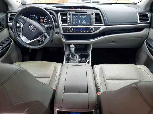 5TDYZRFH1JS275031 2018 TOYOTA HIGHLANDER - Image 8