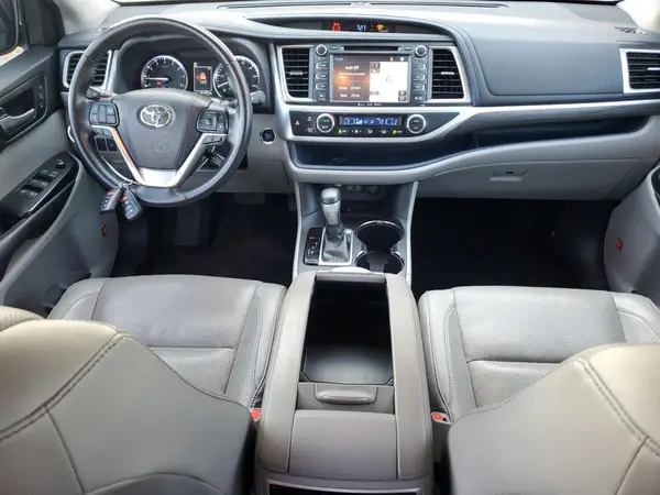 5TDYZRFH1JS276860 2018 TOYOTA HIGHLANDER - Image 8