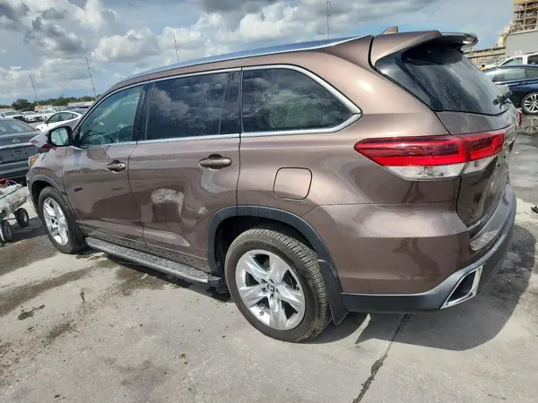 5TDYZRFH1KS296611 2019 TOYOTA HIGHLANDER - Image 2