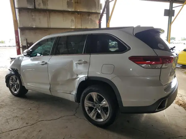 5TDYZRFH1KS301662 2019 TOYOTA HIGHLANDER - Image 2