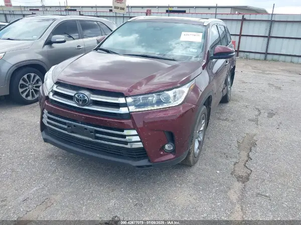 5TDYZRFH1KS310278 2019 TOYOTA HIGHLANDER - Image 2