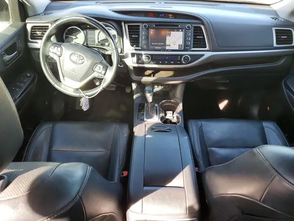 5TDYZRFH1KS313049 2019 TOYOTA HIGHLANDER - Image 8