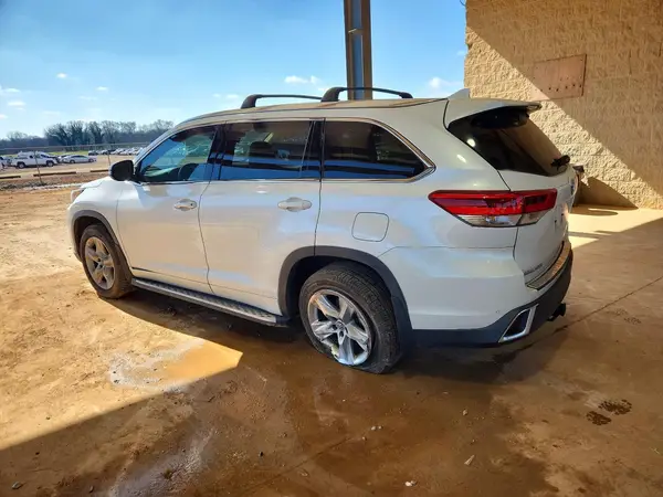 5TDYZRFH1KS346097 2019 TOYOTA HIGHLANDER - Image 2