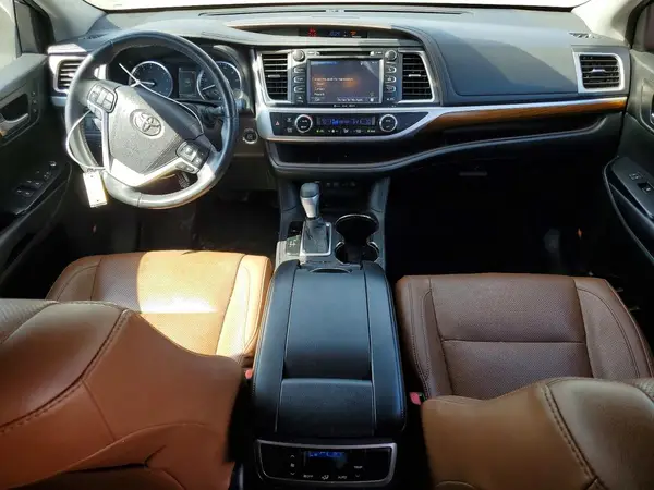 5TDYZRFH2HS197028 2017 TOYOTA HIGHLANDER - Image 8