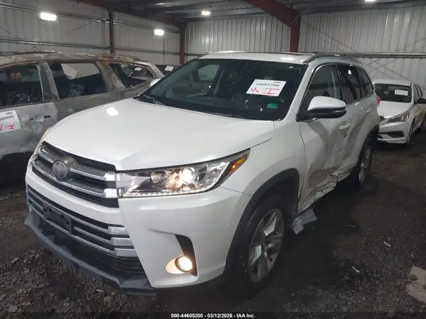 5TDYZRFH2HS207072 2017 TOYOTA HIGHLANDER - Image 2