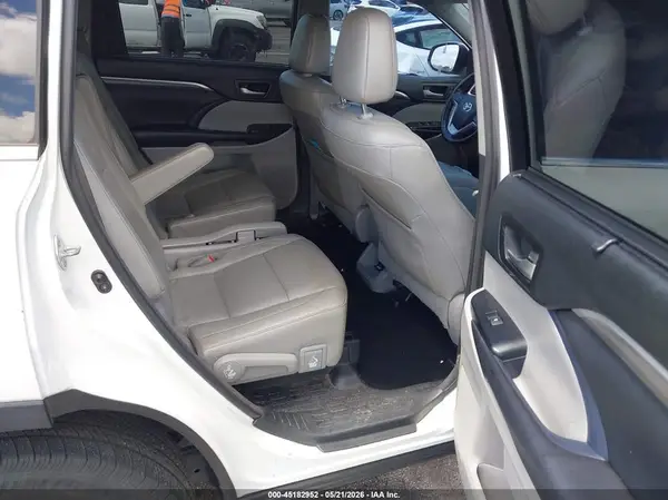5TDYZRFH2HS221831 2017 TOYOTA HIGHLANDER - Image 8