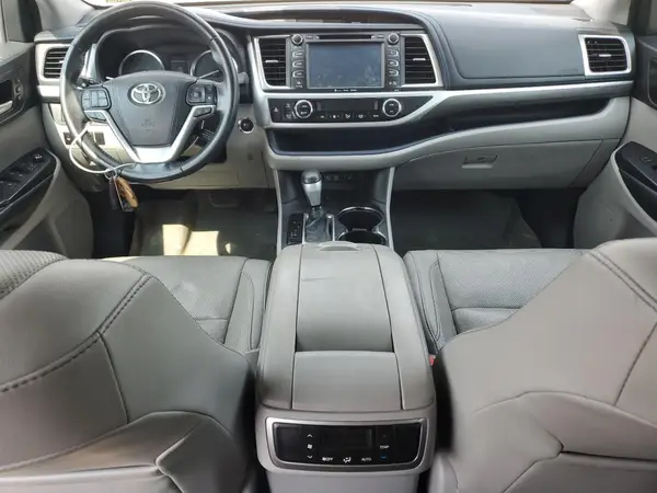 5TDYZRFH2HS222042 2017 TOYOTA HIGHLANDER - Image 8