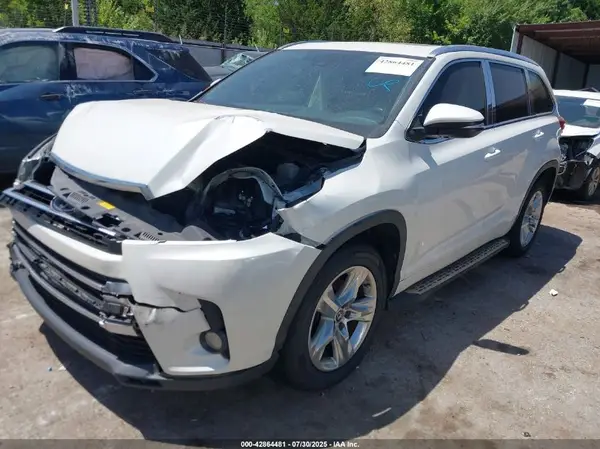 5TDYZRFH2HS230660 2017 TOYOTA HIGHLANDER - Image 2