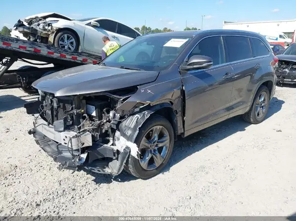 5TDYZRFH2JS236433 2018 TOYOTA HIGHLANDER - Image 2