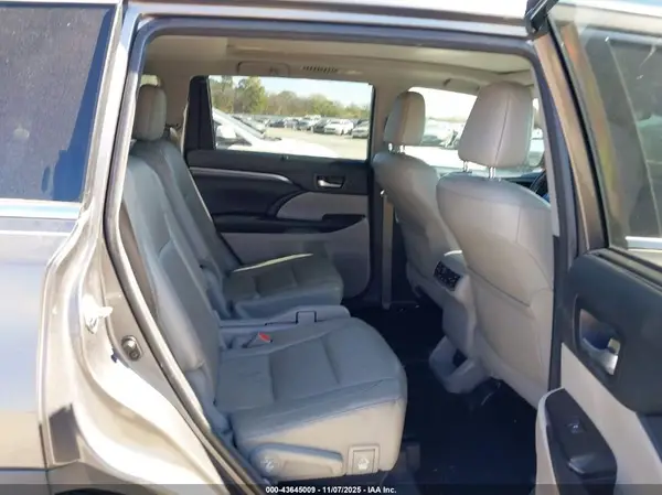 5TDYZRFH2JS236433 2018 TOYOTA HIGHLANDER - Image 8