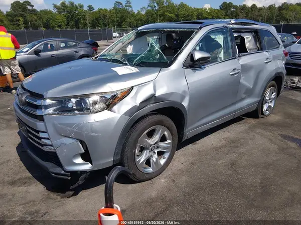 5TDYZRFH2JS236965 2018 TOYOTA HIGHLANDER - Image 2