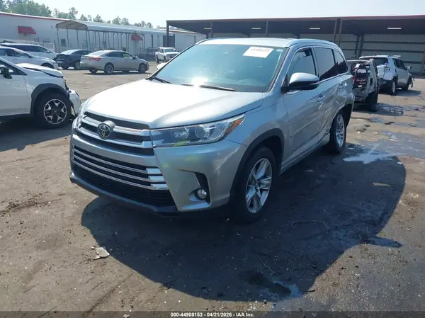 5TDYZRFH2JS243317 2018 TOYOTA HIGHLANDER - Image 2