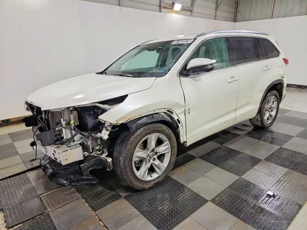 5TDYZRFH2JS266189 2018 TOYOTA HIGHLANDER - Image 1