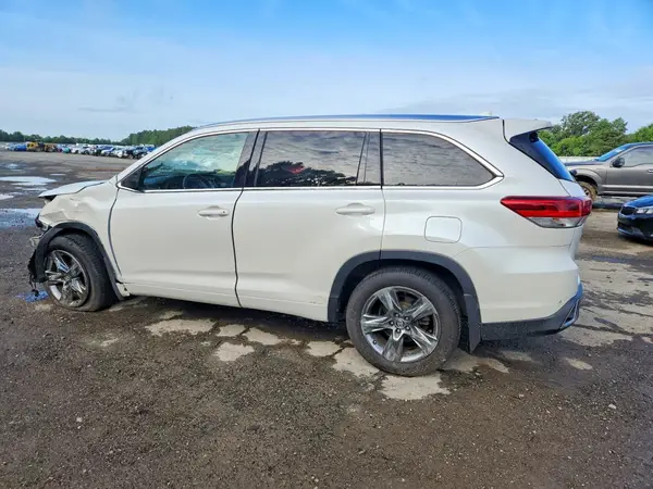 5TDYZRFH2JS271246 2018 TOYOTA HIGHLANDER - Image 2
