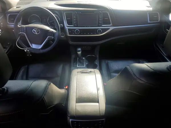 5TDYZRFH2JS281453 2018 TOYOTA HIGHLANDER - Image 8