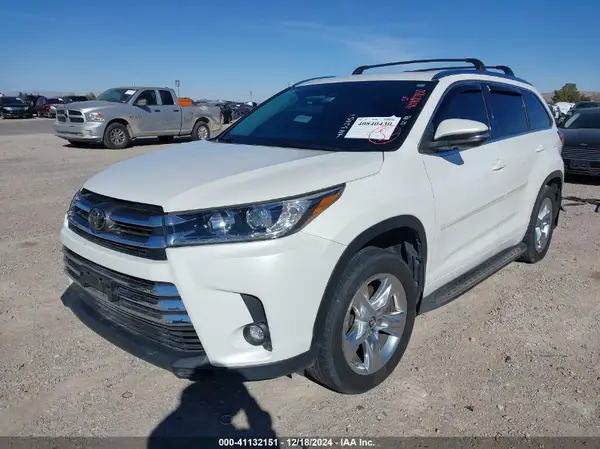 5TDYZRFH2KS301881 2019 TOYOTA HIGHLANDER - Image 2