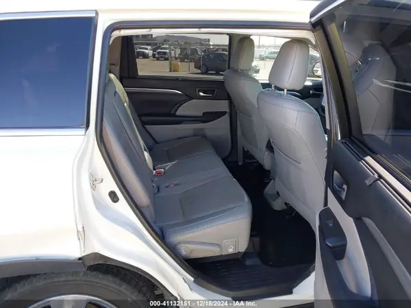 5TDYZRFH2KS301881 2019 TOYOTA HIGHLANDER - Image 8