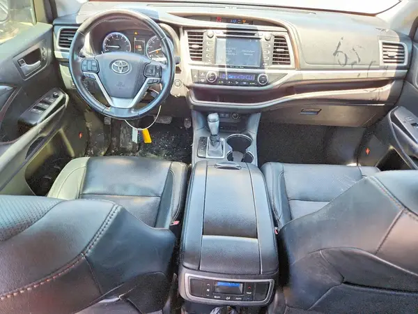 5TDYZRFH3HS203225 2017 TOYOTA HIGHLANDER - Image 8