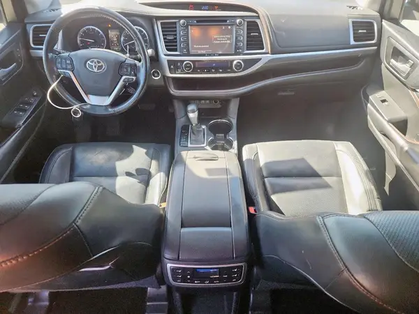 5TDYZRFH3HS218050 2017 TOYOTA HIGHLANDER - Image 8