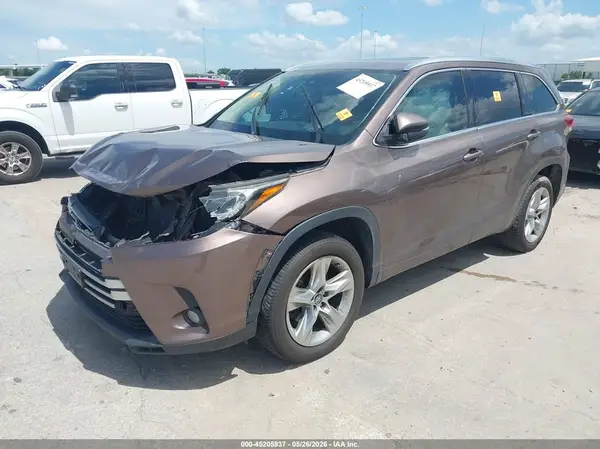 5TDYZRFH3HS225631 2017 TOYOTA HIGHLANDER - Image 2