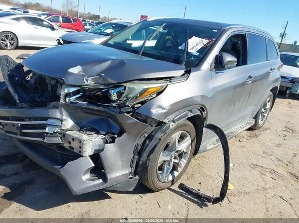 5TDYZRFH3HS226195 2017 TOYOTA HIGHLANDER - Image 2