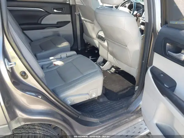 5TDYZRFH3HS226195 2017 TOYOTA HIGHLANDER - Image 8