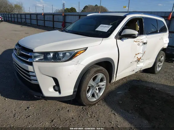 5TDYZRFH3HS232269 2017 TOYOTA HIGHLANDER - Image 2