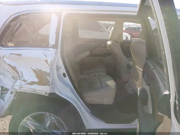 5TDYZRFH3HS232269 2017 TOYOTA HIGHLANDER - Image 8