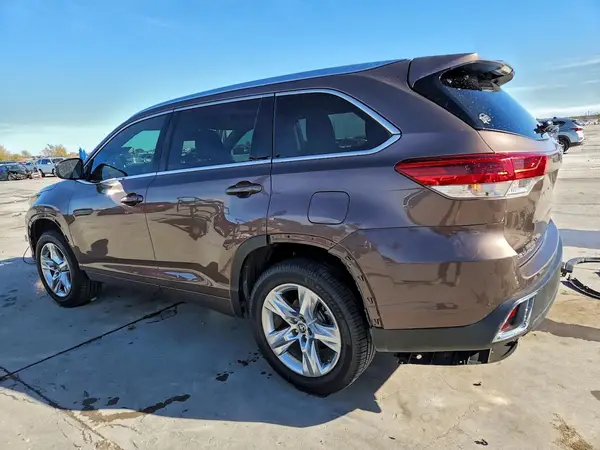 5TDYZRFH3JS237736 2018 TOYOTA HIGHLANDER - Image 2