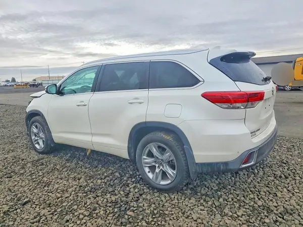 5TDYZRFH3JS239308 2018 TOYOTA HIGHLANDER - Image 2
