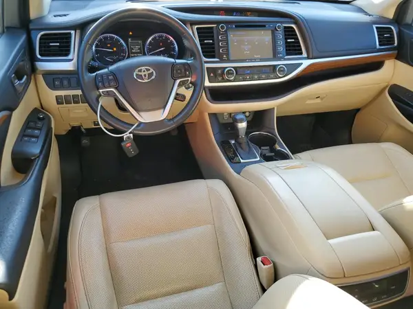 5TDYZRFH3JS240703 2018 TOYOTA HIGHLANDER - Image 8