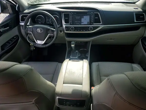 5TDYZRFH3JS250146 2018 TOYOTA HIGHLANDER - Image 8