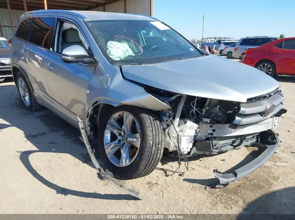 5TDYZRFH3JS255329 2018 TOYOTA HIGHLANDER - Image 1