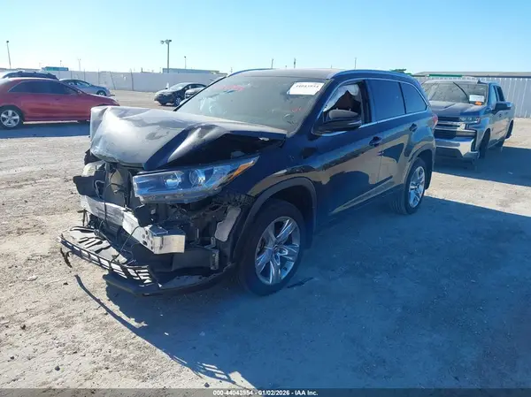 5TDYZRFH3JS260689 2018 TOYOTA HIGHLANDER - Image 2