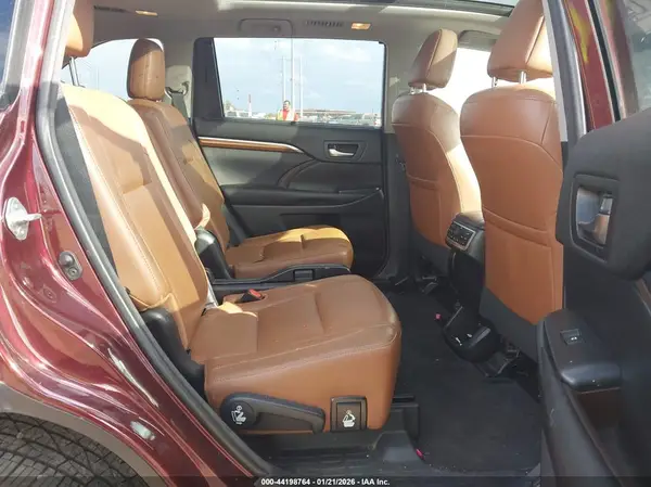 5TDYZRFH3JS271837 2018 TOYOTA HIGHLANDER - Image 8