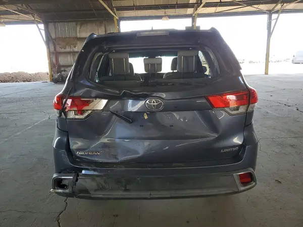 2018 TOYOTA HIGHLANDER auction photo 6