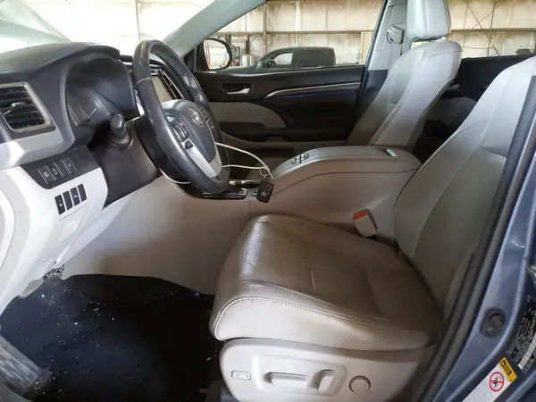 2018 TOYOTA HIGHLANDER auction photo 7