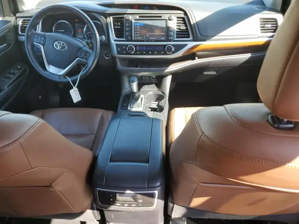 5TDYZRFH3JS280103 2018 TOYOTA HIGHLANDER - Image 8