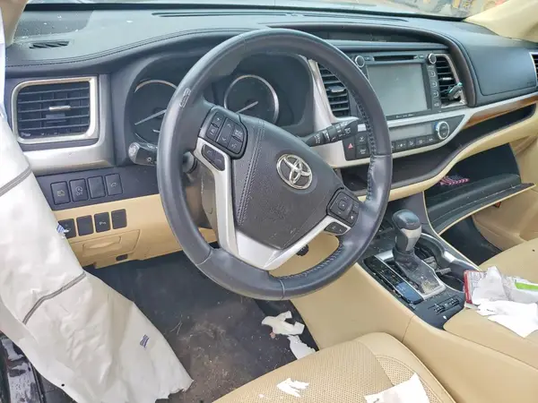 5TDYZRFH3JS282417 2018 TOYOTA HIGHLANDER - Image 8