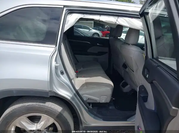 5TDYZRFH3JS283082 2018 TOYOTA HIGHLANDER - Image 8